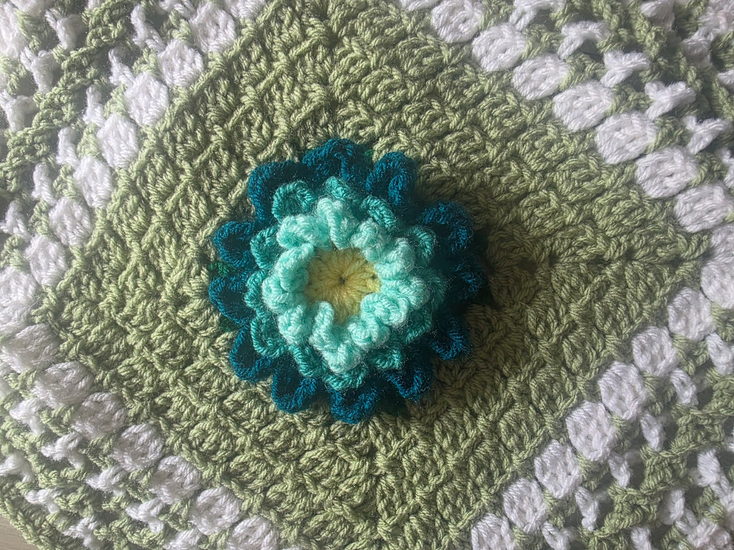 Floral Beauty crochet blanket